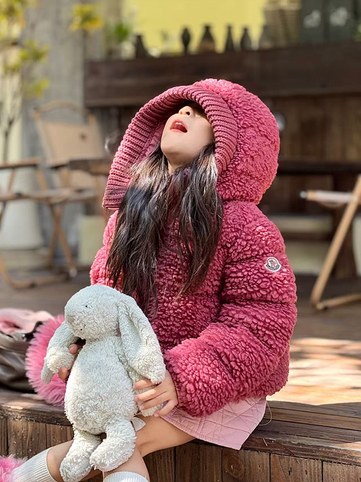 moncl*r 아달베르타스다운 재킷